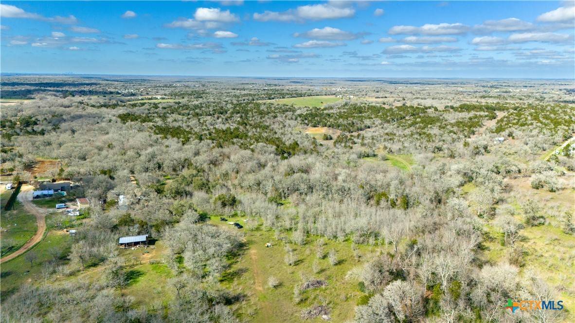 Dale, TX 78616,689 Chamberlin RD