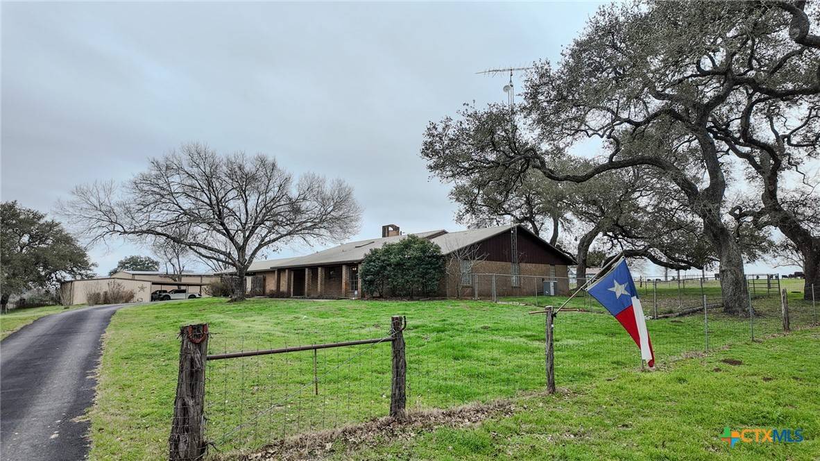 Hallettsville, TX 77964,1235 County Road 390