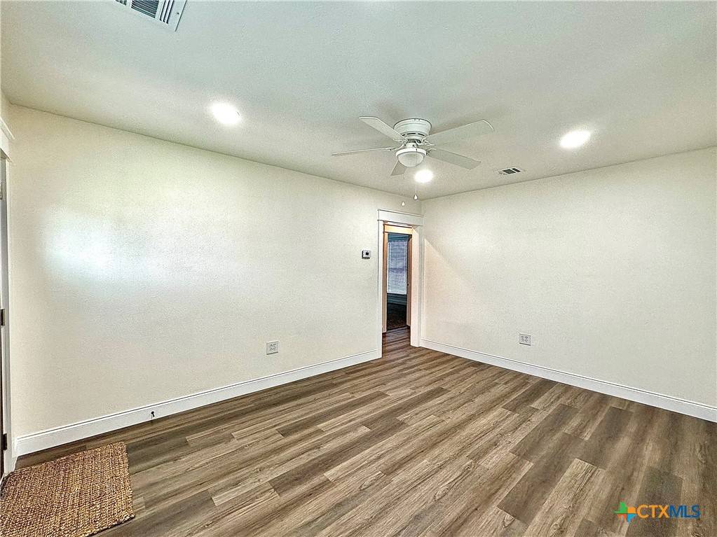 Victoria, TX 77901,2307 E Brazos ST