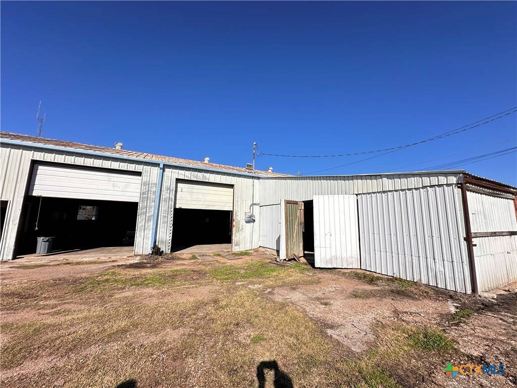 Yoakum, TX 77995,217 West ST
