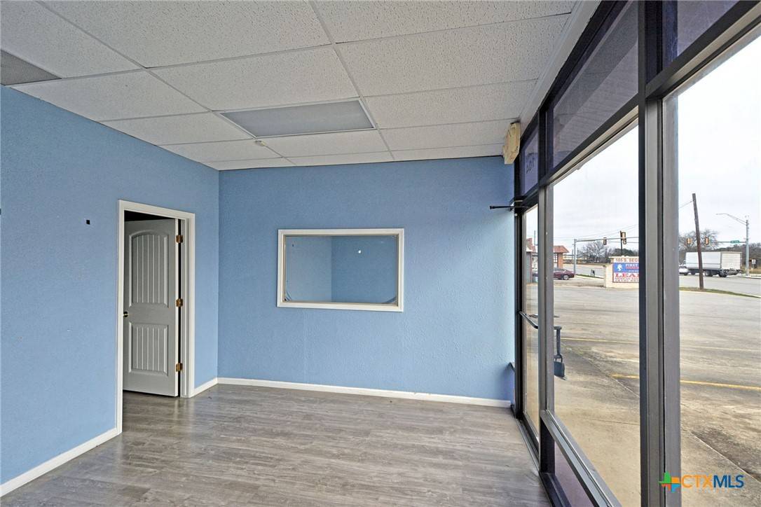 Converse, TX 78109,105 S Seguin RD #103 & 104