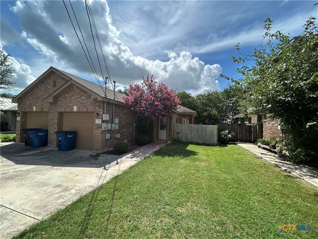 New Braunfels, TX 78130,208 Anne Louise DR