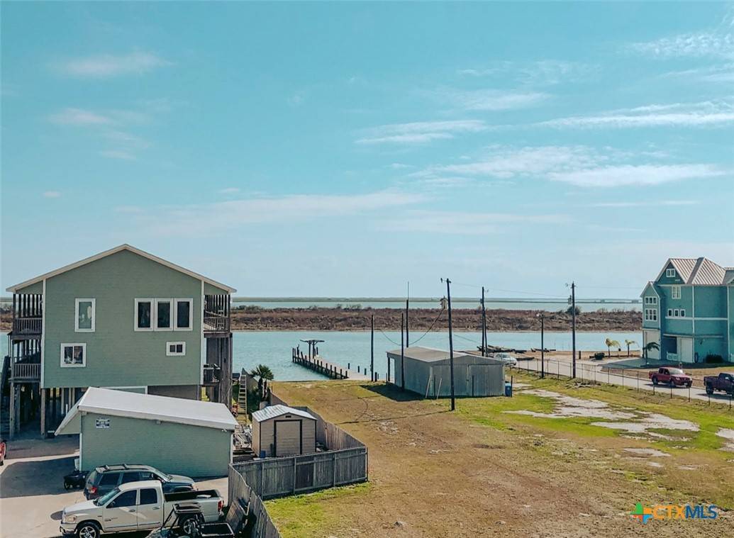 Port O'connor, TX 77982,1841 W Maple ST