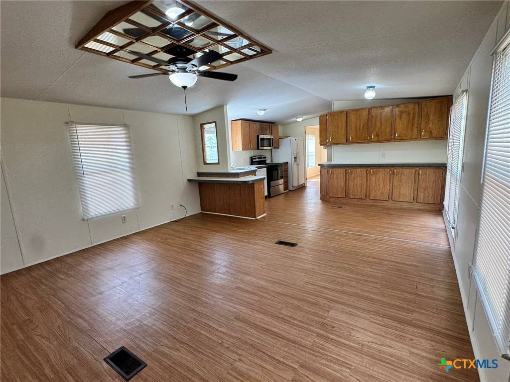 Seguin, TX 78155,1103 Olmos RD