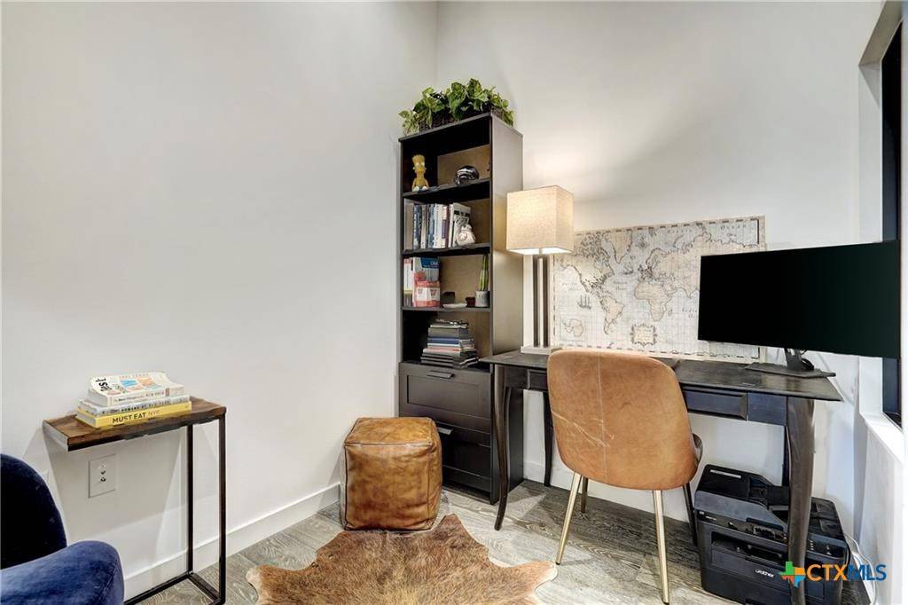 Austin, TX 78702,800 Embassy DR #319