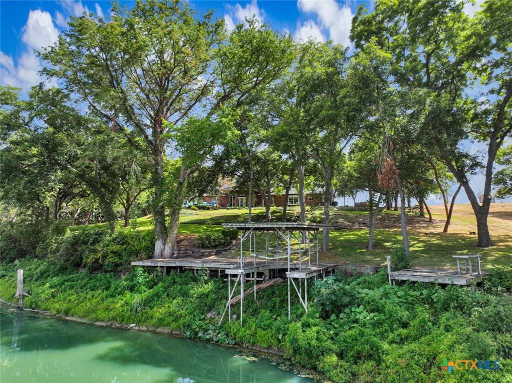 Seguin, TX 78155,1196 Loch LN