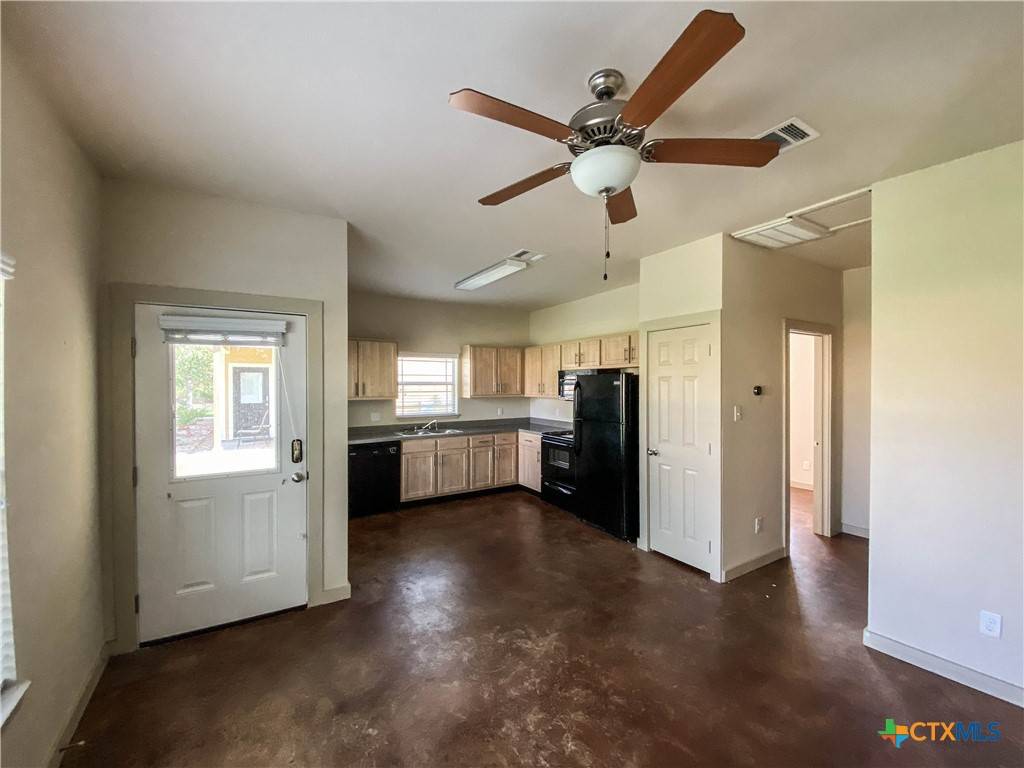 Cameron, TX 76778,1102 W 16th ST