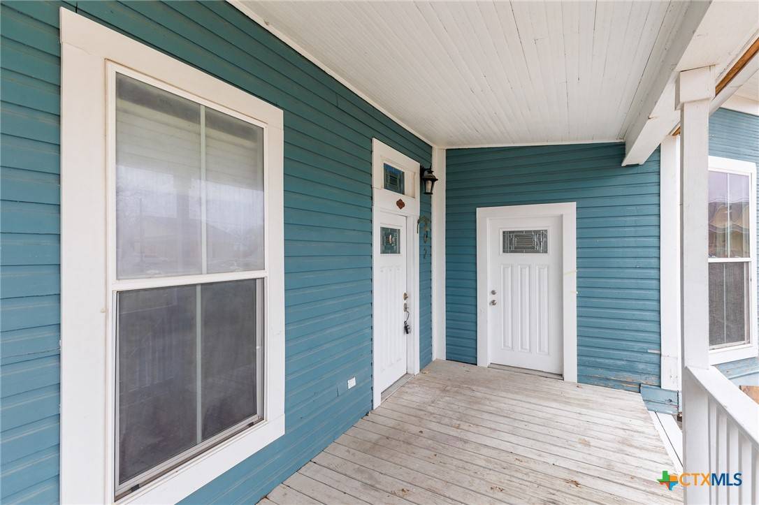 Marble Falls, TX 78654,302 Avenue N