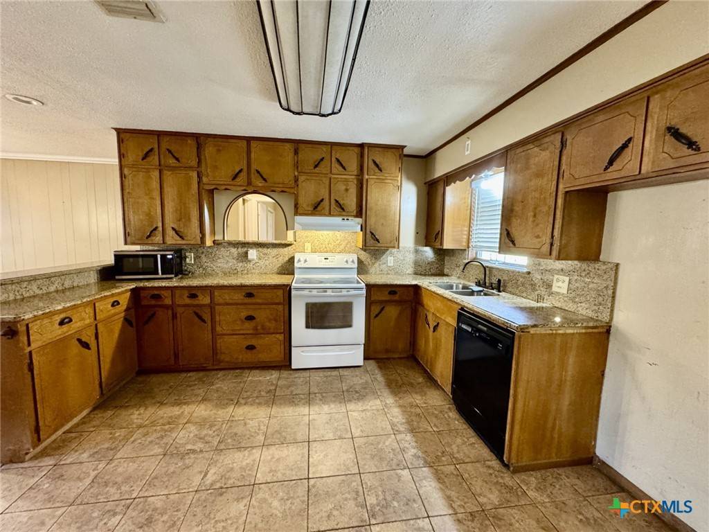 Louise, TX 77455,1201 3rd ST
