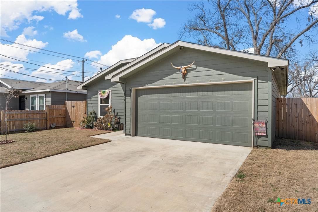Waco, TX 76704,704 E Pecan AVE