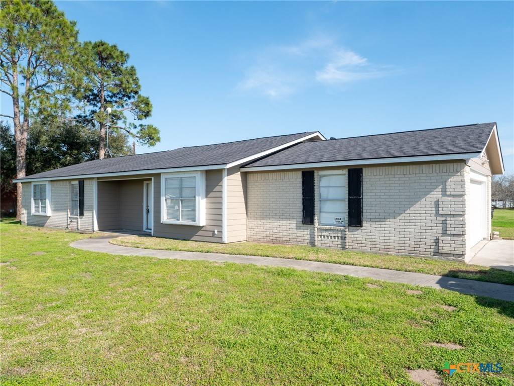 Victoria, TX 77904,319 Crawford DR
