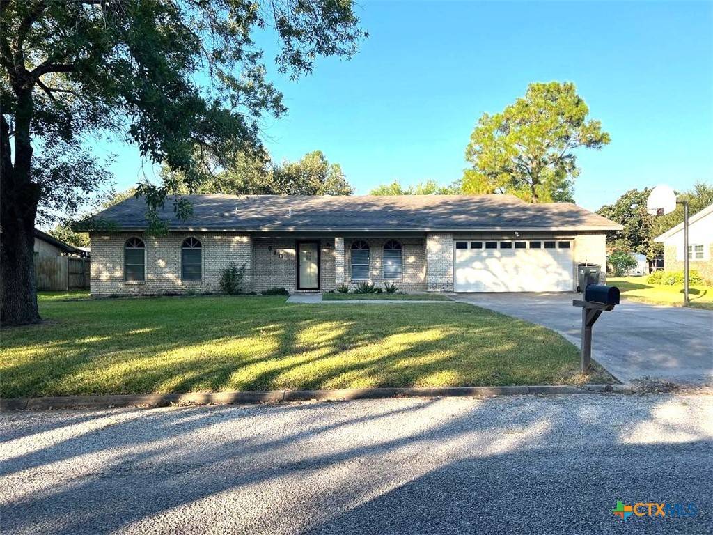 Edna, TX 77957,610 Davis ST