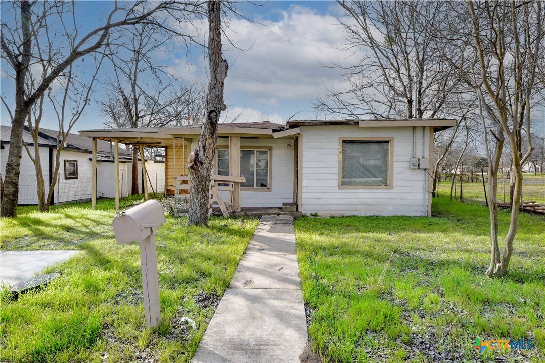 Seguin, TX 78155,553 Silva ST