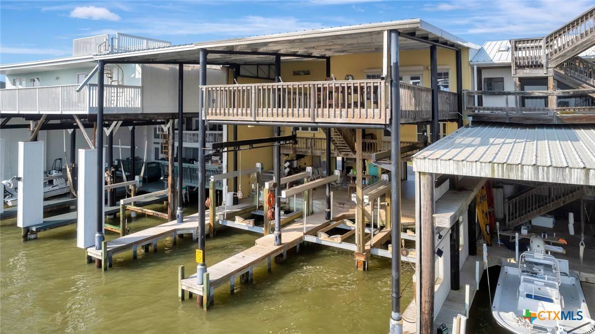 Port O'connor, TX 77982,504 S 12th ST