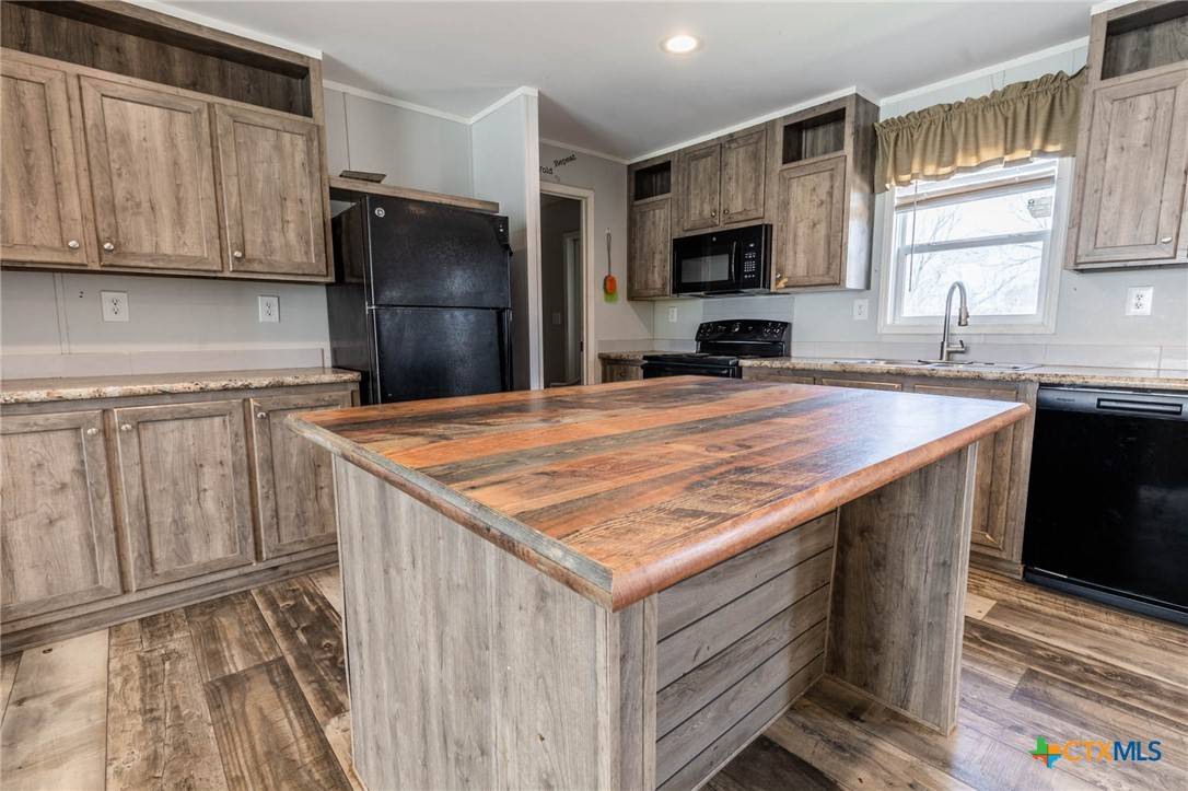 Seguin, TX 78155,6886 Elm Creek Road