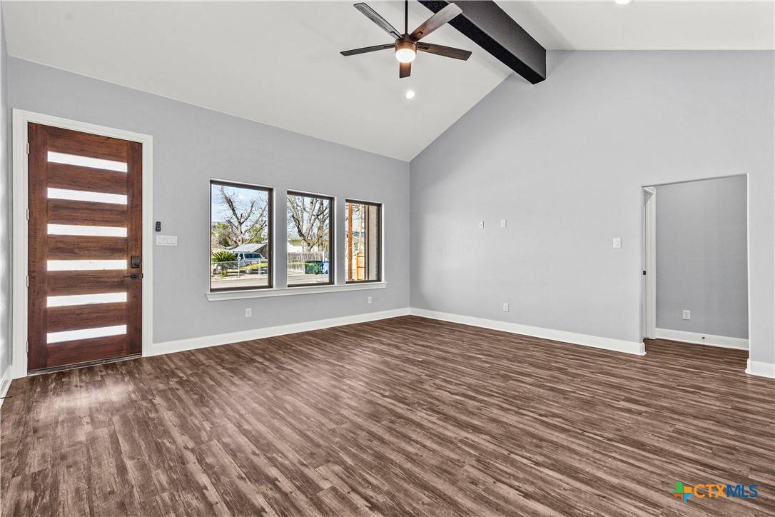 Seguin, TX 78155,209 Troell ST