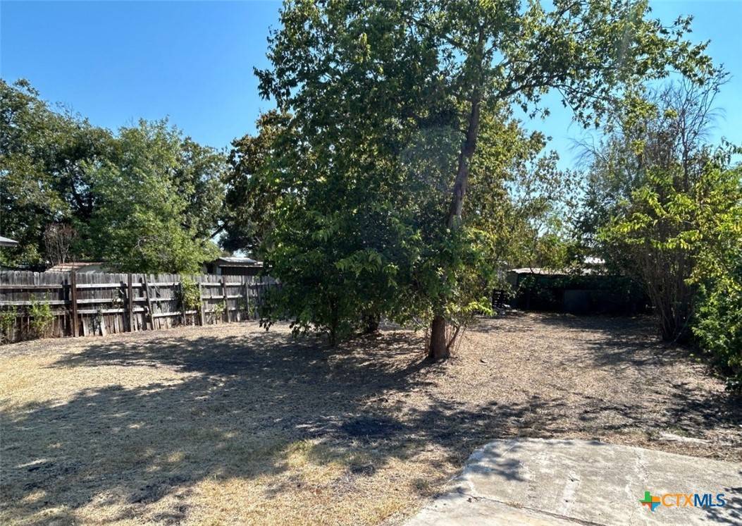 Seguin, TX 78155,405 Harper ST