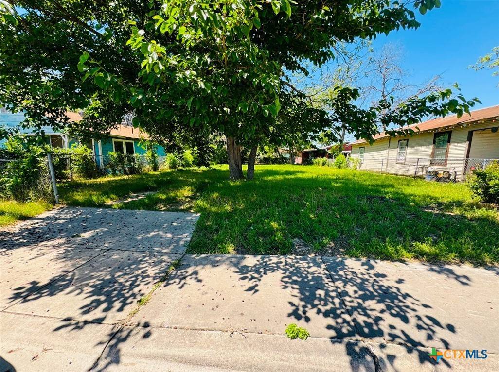 Seguin, TX 78155,1420 N Guadalupe ST