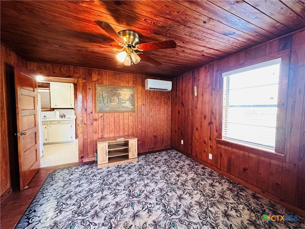 Yoakum, TX 77995,111 Theresa ST