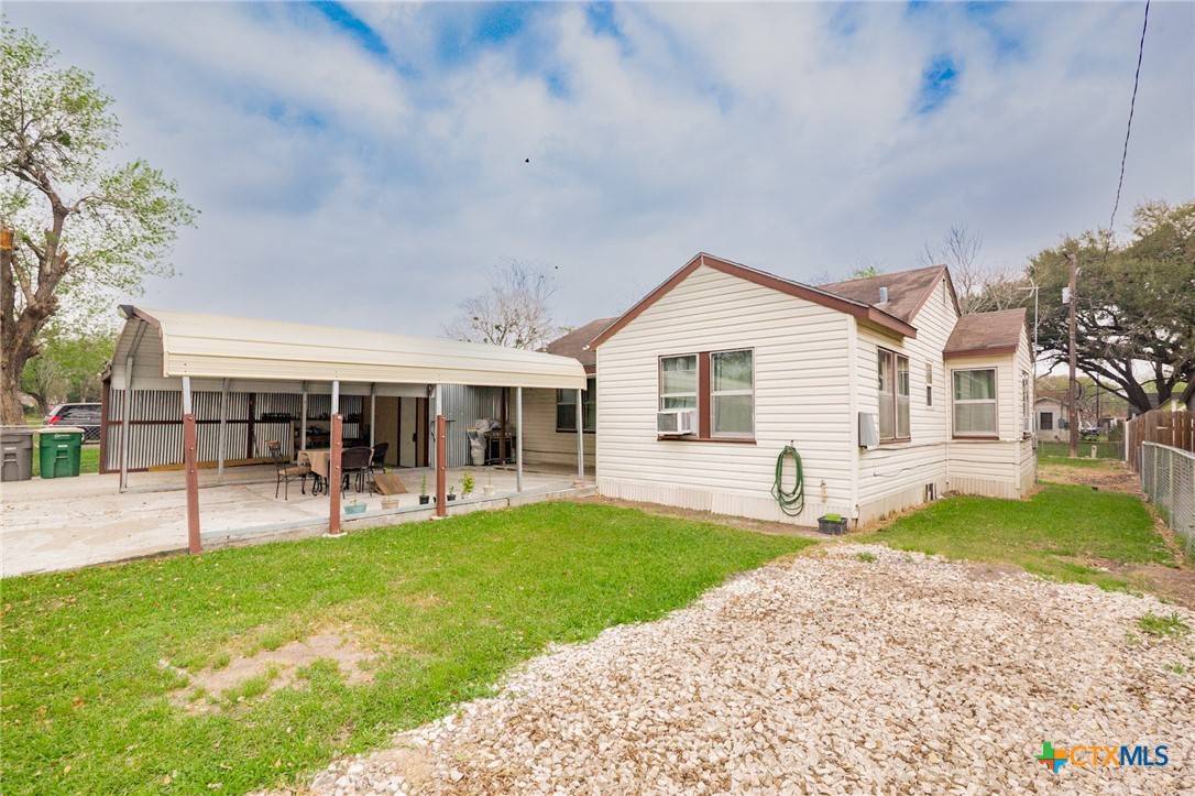 Victoria, TX 77901,2208 E Brazos ST