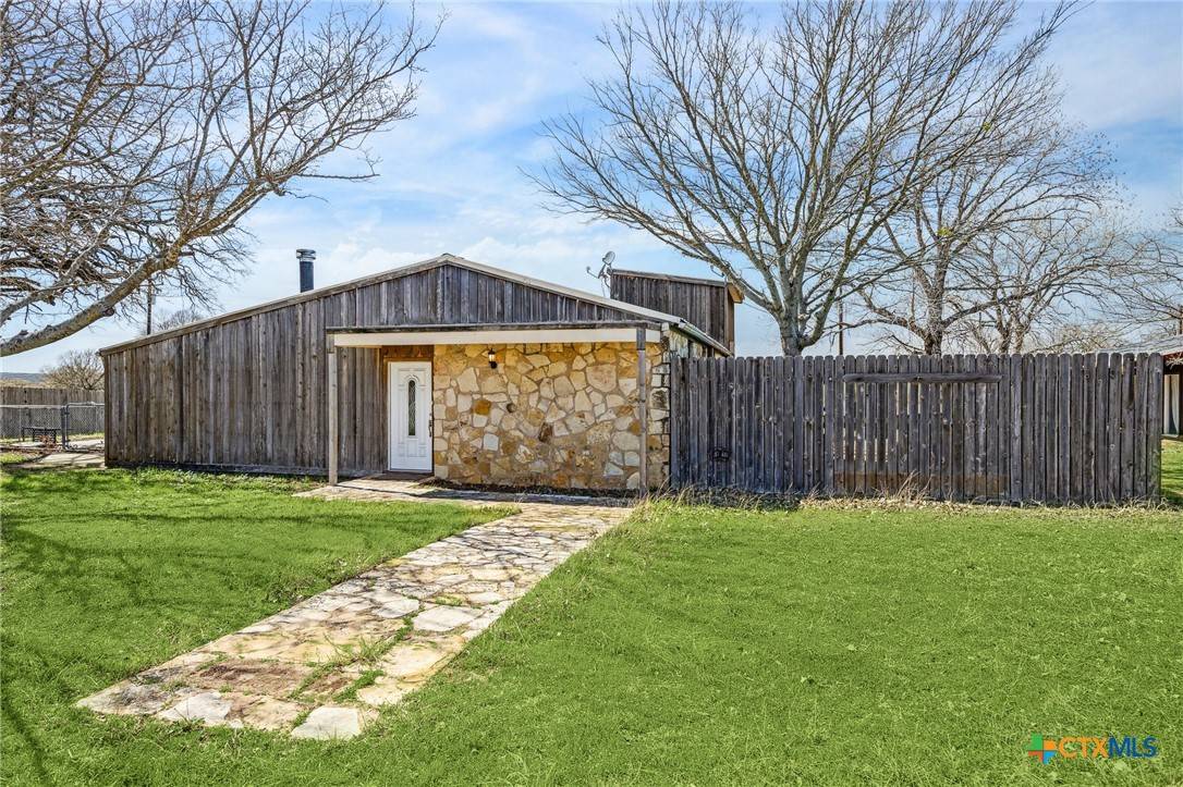 Gatesville, TX 76528,205 Lakewood DR