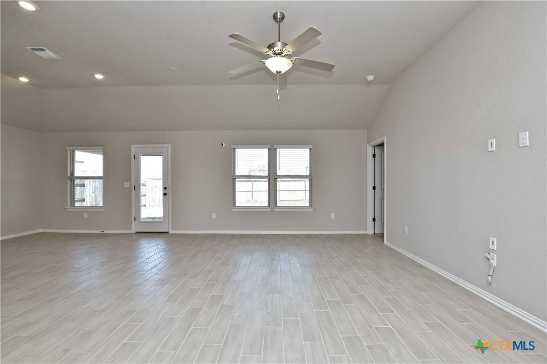 Bastrop, TX 78602,132 Periwinkle LN