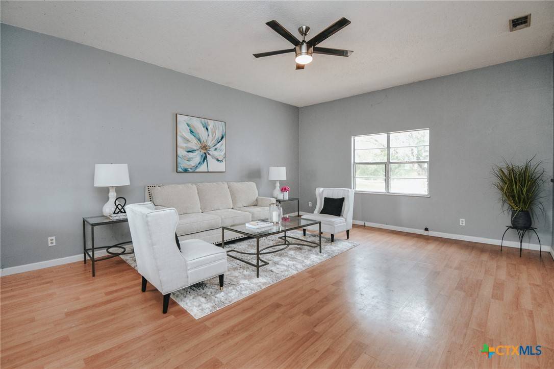 Victoria, TX 77905,207 Coletoville RD