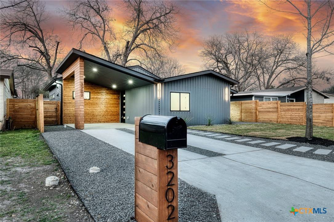 Austin, TX 78702,3202 Kay ST