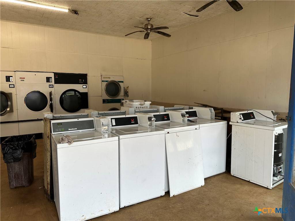 Waelder, TX 78959,410 1st ST