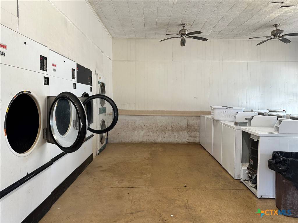 Waelder, TX 78959,410 1st ST