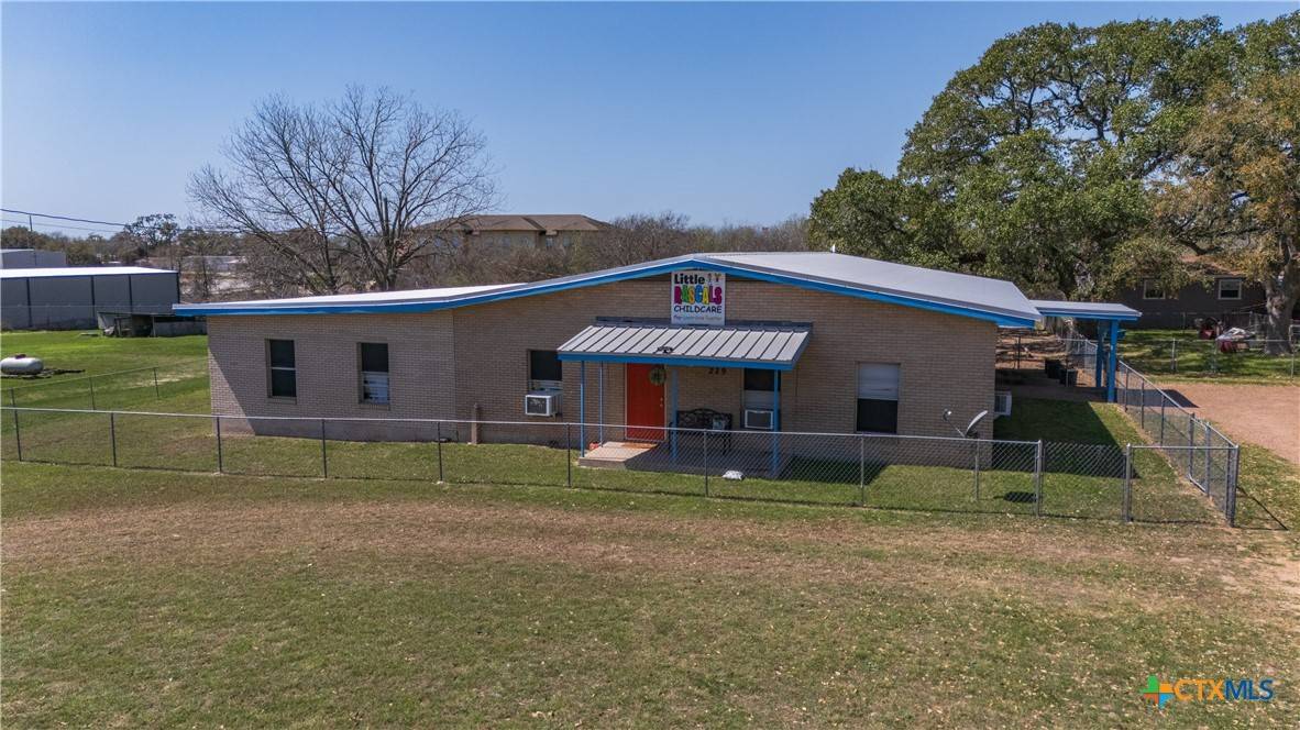 Goliad, TX 77963,229 N Fort ST