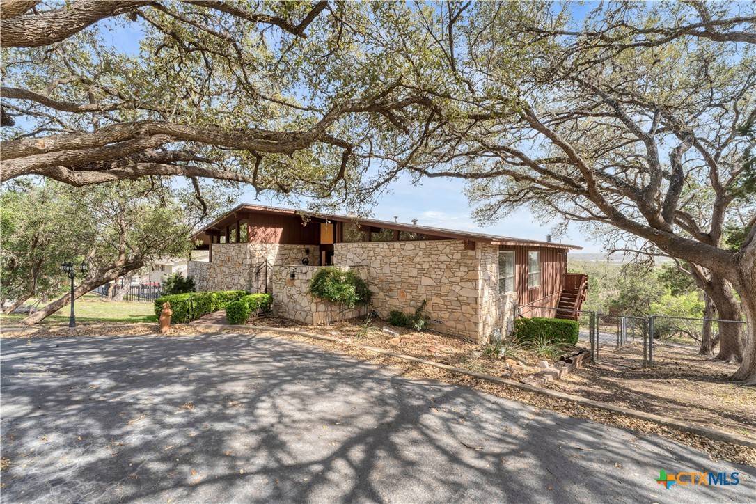 New Braunfels, TX 78130,667 Fredericksburg RD