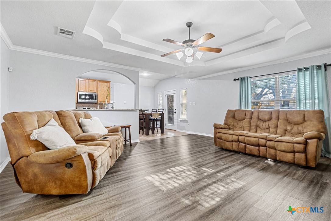 Belton, TX 76513,36 Golden Poppy LOOP