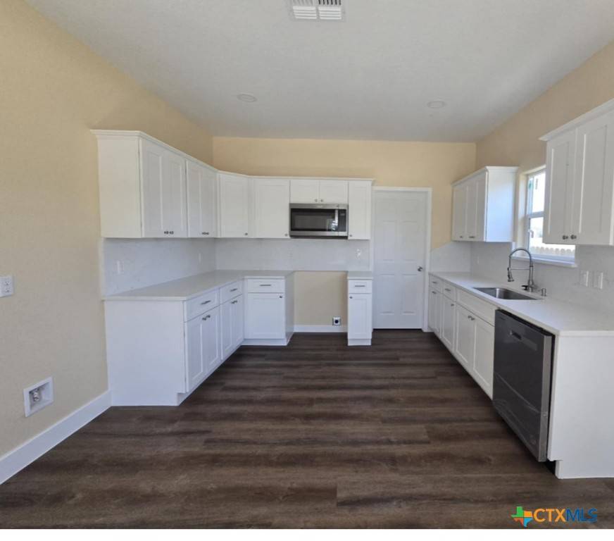 Luling, TX 78648,410 W Trinity ST