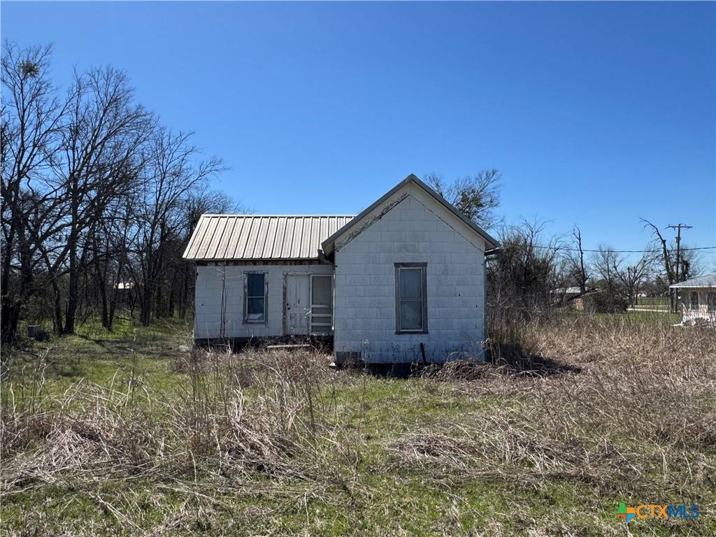 Lott, TX 76656,405 S 7th ST