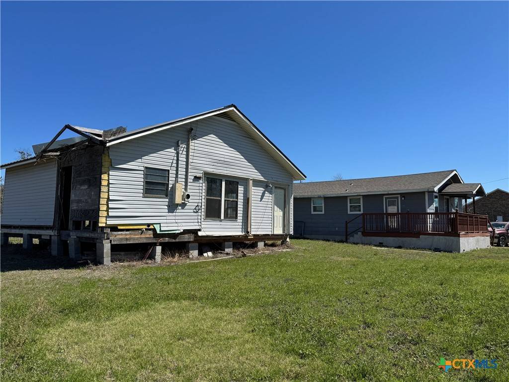 Lott, TX 76656,305 N 2nd ST