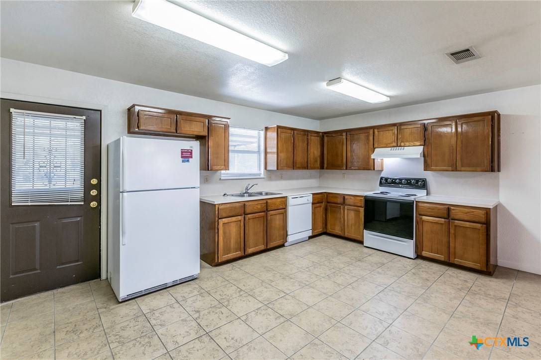 Kempner, TX 76539,1001 Cherokee TRL