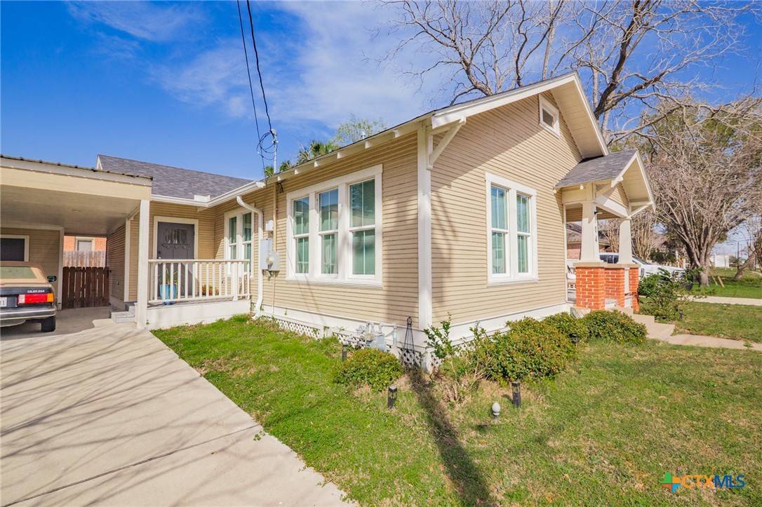 Victoria, TX 77901,104 E Stayton AVE