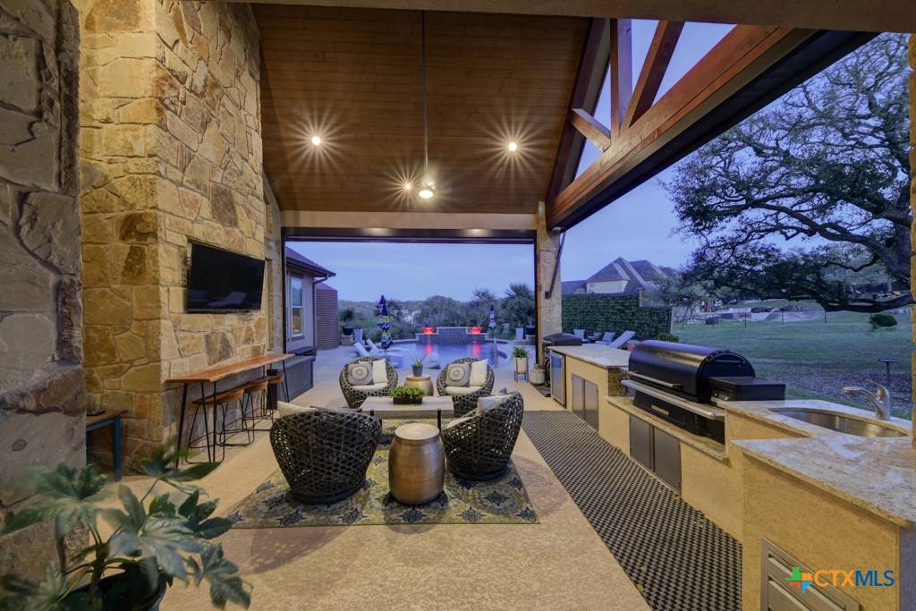 New Braunfels, TX 78132,185 Falling HLS