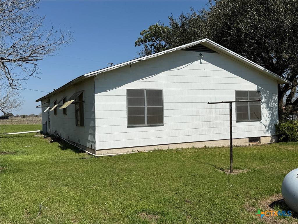 Schulenburg, TX 78956,8406 W County Line RD