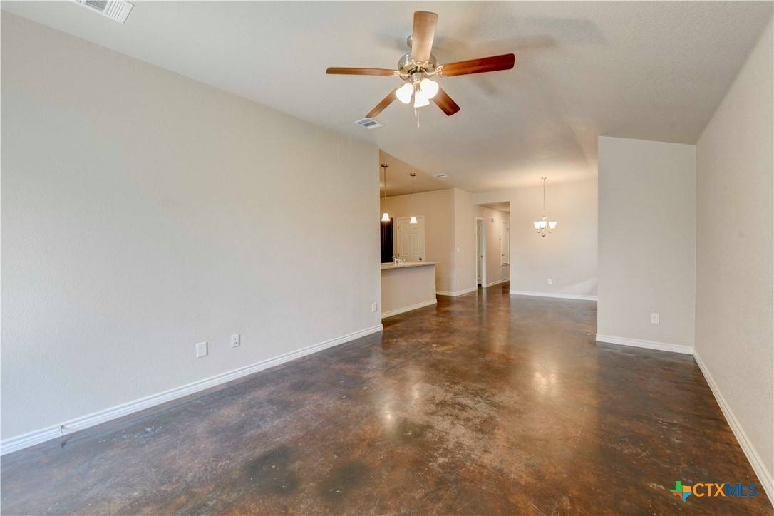 Harker Heights, TX 76548,905 Rosewood DR