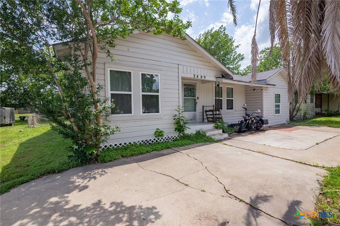 Victoria, TX 77901,2409 E Red River ST