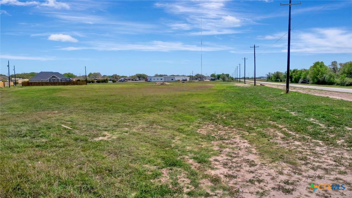 Victoria, TX 77905,318 Warehouse RD