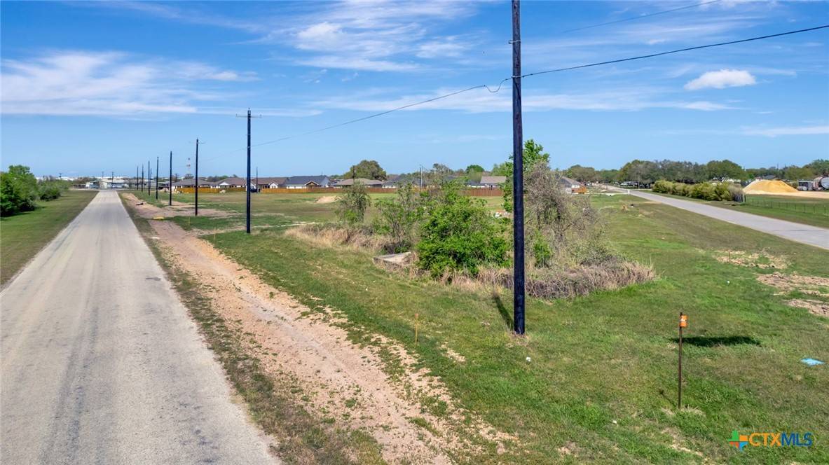 Victoria, TX 77905,302 Warehouse RD