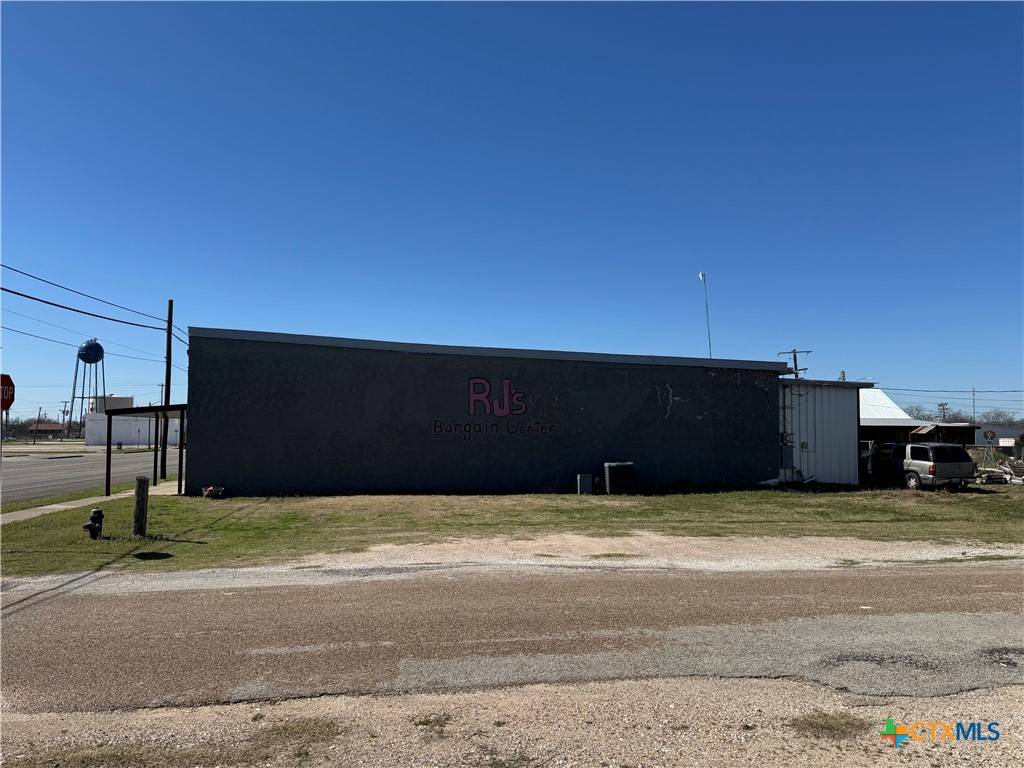 Lott, TX 76656,218 Gassaway