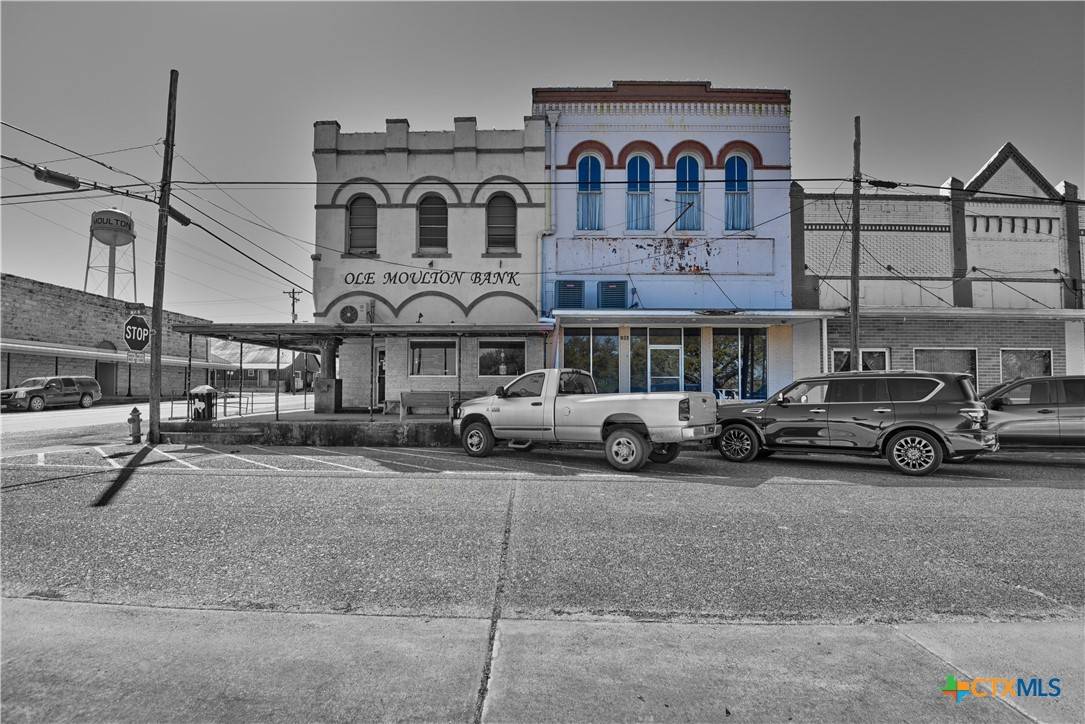 Moulton, TX 77975,103 N Main