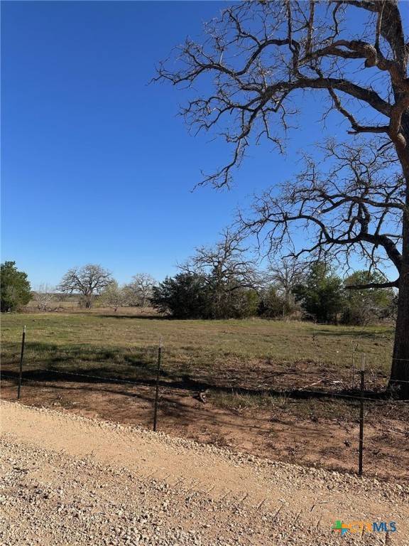 Waelder, TX 78959,750 Main Loop RD