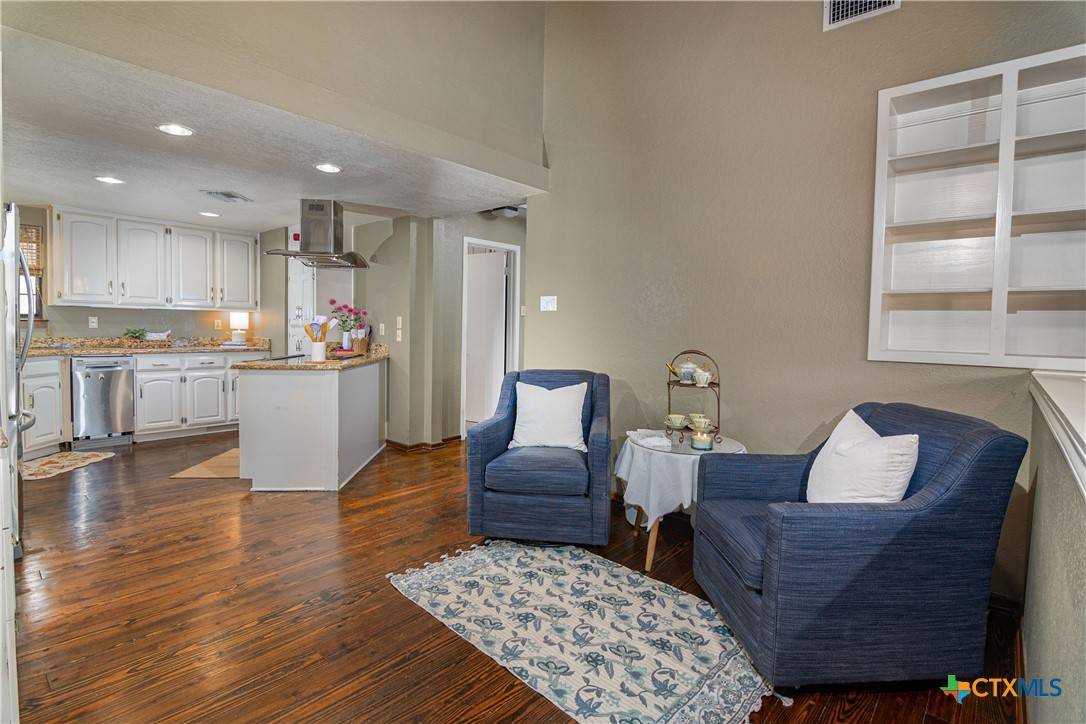 Seguin, TX 78155,110 Lakeside DR