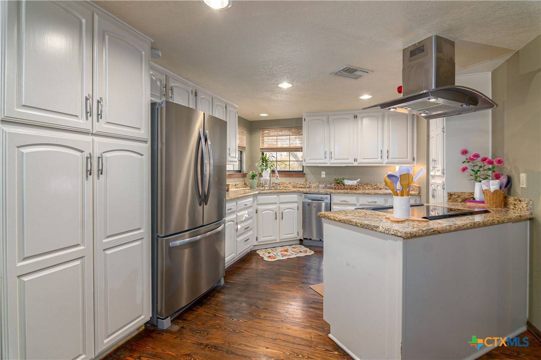 Seguin, TX 78155,110 Lakeside DR