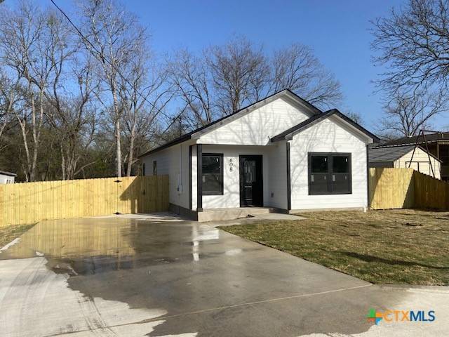 Luling, TX 78648,608 N Cedar AVE
